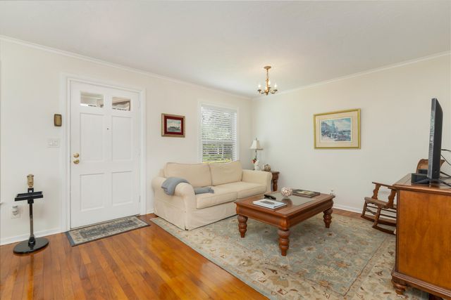 816 Avon Road, West Palm Beach, FL 33401