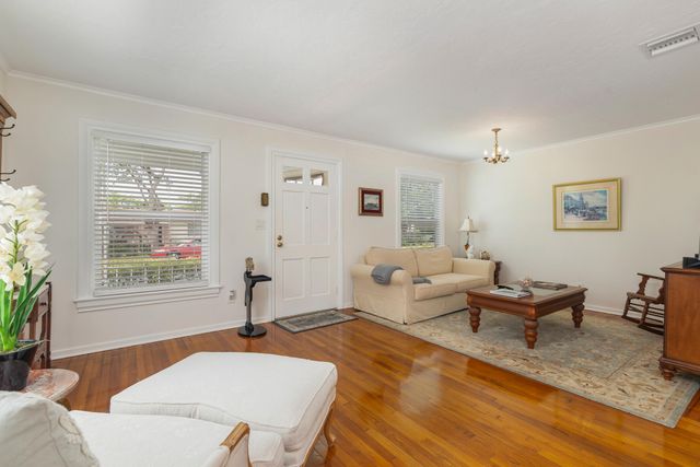 816 Avon Road, West Palm Beach, FL 33401
