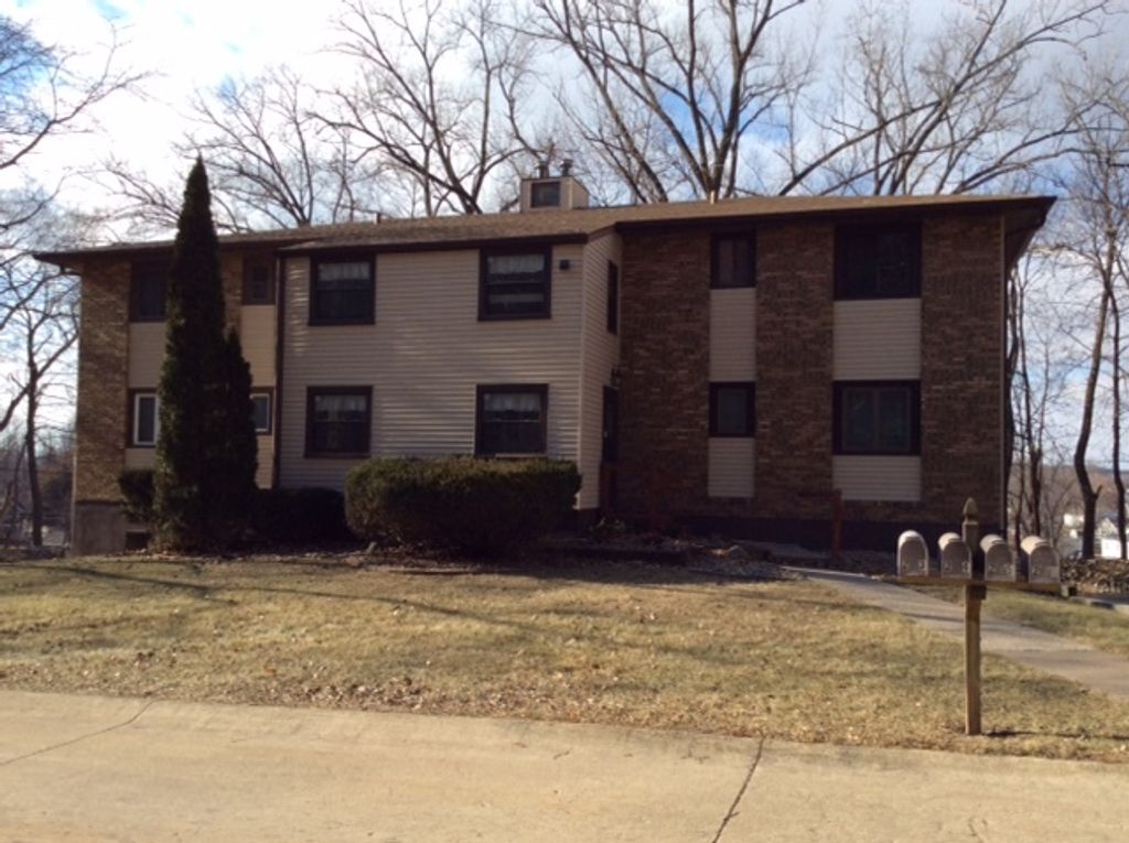 23 Cherry Hill Court 124, Hampton, IL 61244