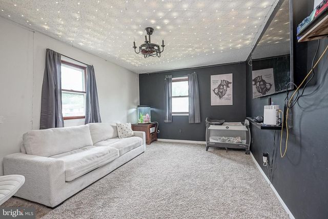 176 COLUMBIA AVE, West Deptford, NJ 08086