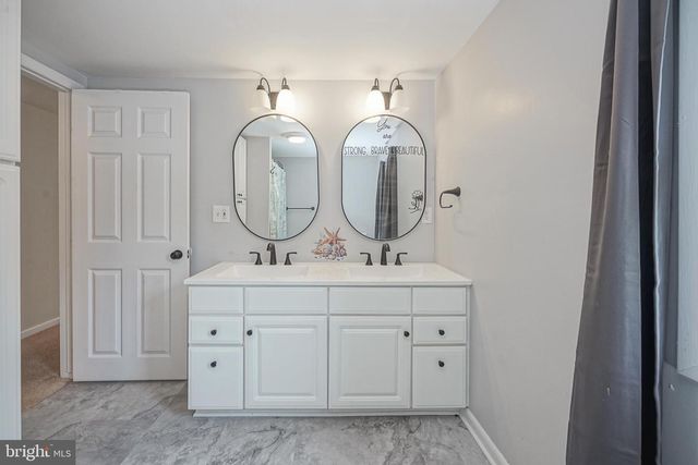 176 COLUMBIA AVE, West Deptford, NJ 08086