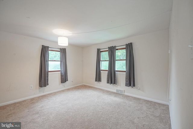 176 COLUMBIA AVE, West Deptford, NJ 08086