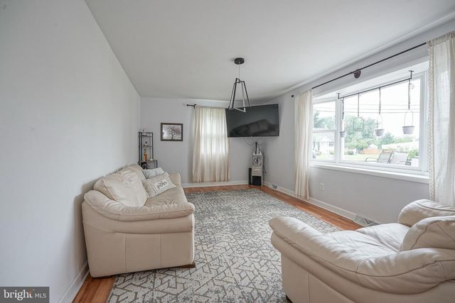 176 COLUMBIA AVE, West Deptford, NJ 08086