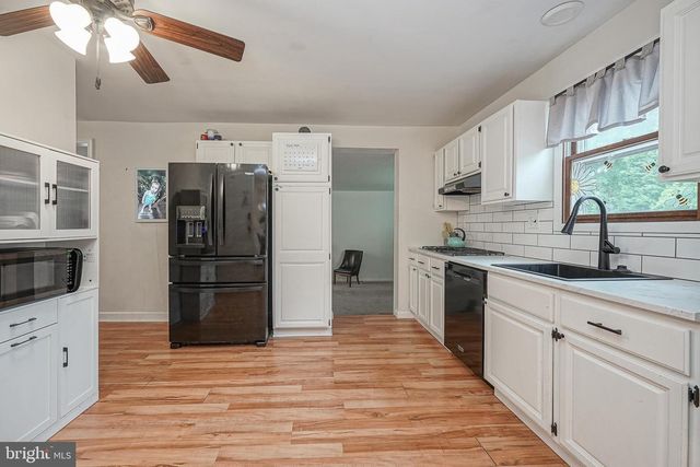 176 COLUMBIA AVE, West Deptford, NJ 08086