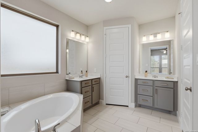 9923 Heeler Hand, San Antonio, TX 78254