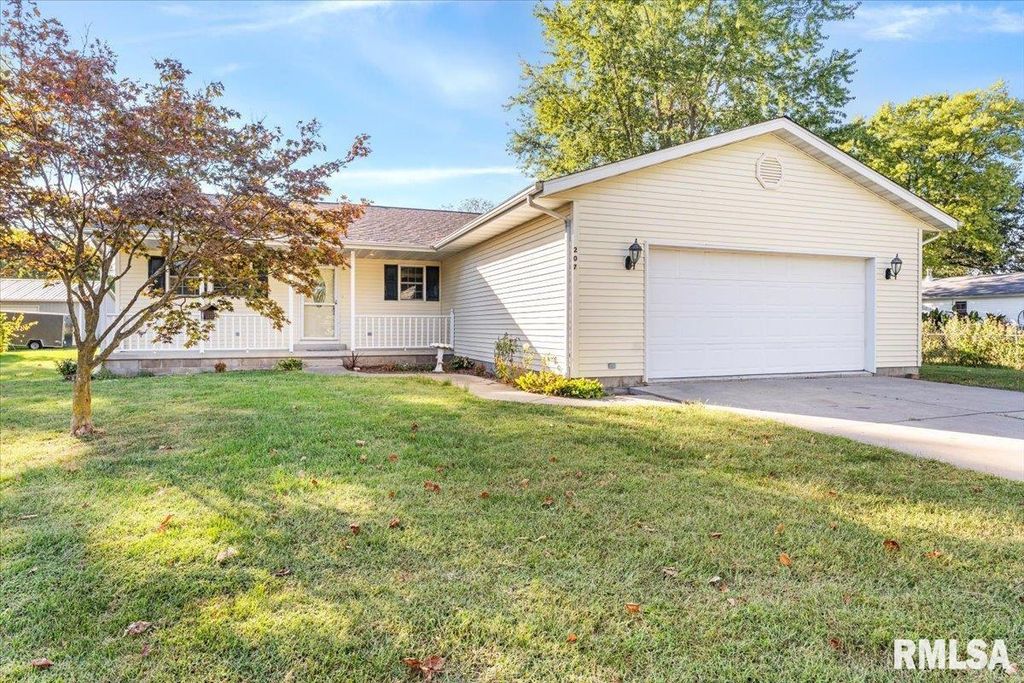 207 N CHURCH Street, Mechanicsburg, IL 62545