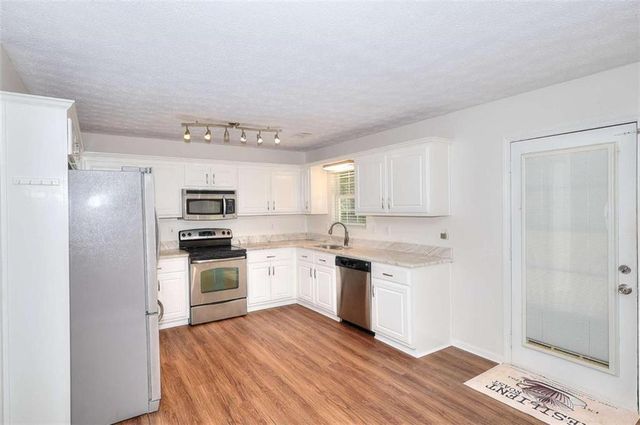 1022 Carriage Way, Loganville, GA 30052