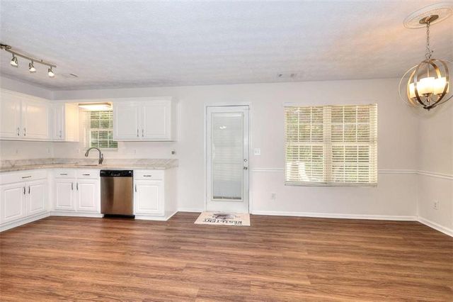 1022 Carriage Way, Loganville, GA 30052