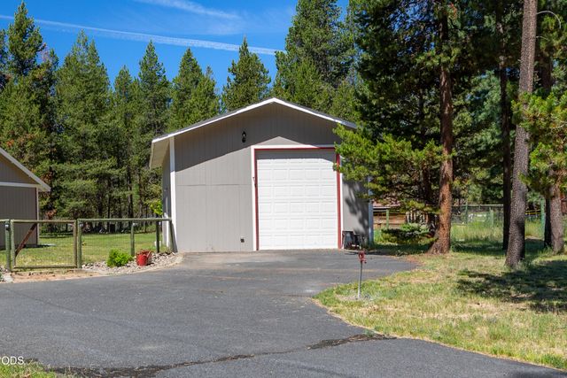 55219 Lazy River Drive, Bend, OR 97707