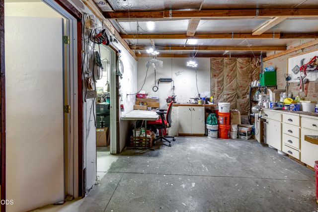 55219 Lazy River Drive, Bend, OR 97707