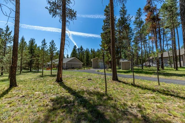 55219 Lazy River Drive, Bend, OR 97707