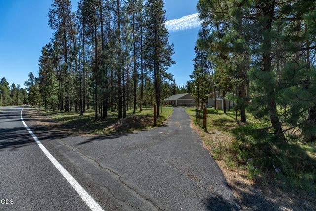 55219 Lazy River Drive, Bend, OR 97707
