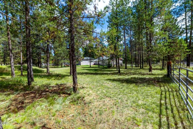 55219 Lazy River Drive, Bend, OR 97707
