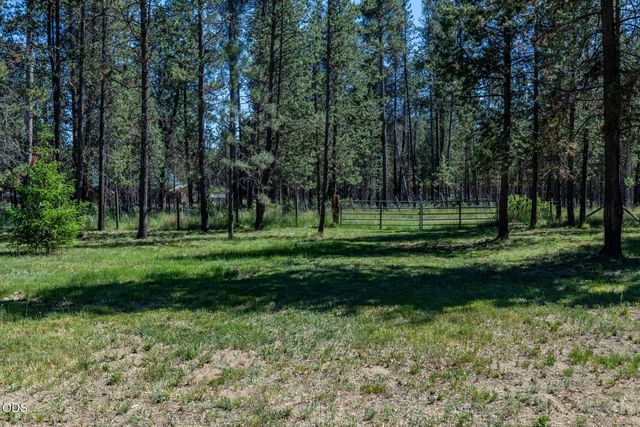 55219 Lazy River Drive, Bend, OR 97707