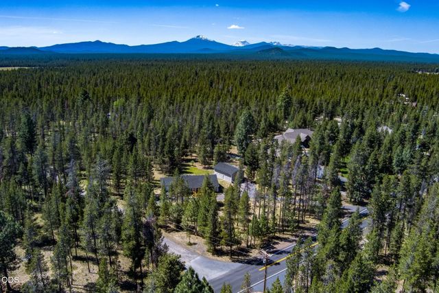 55219 Lazy River Drive, Bend, OR 97707