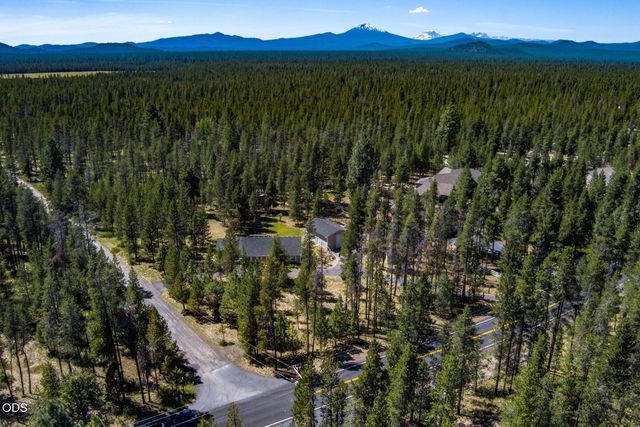 55219 Lazy River Drive, Bend, OR 97707