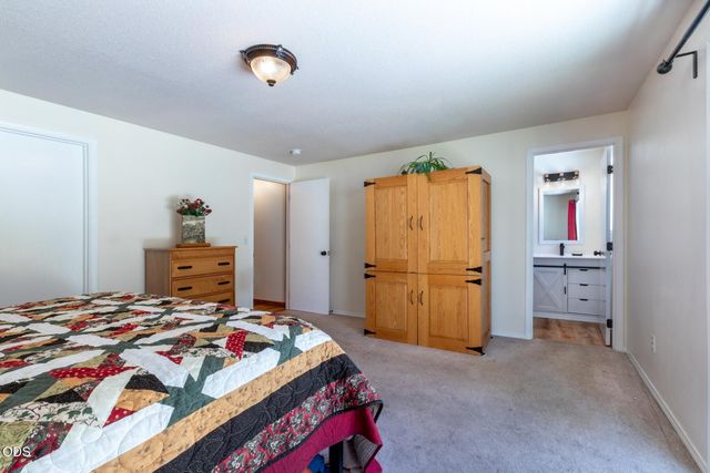 55219 Lazy River Drive, Bend, OR 97707