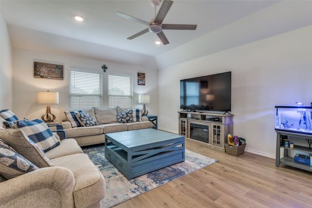 1604 Knoll Crest Drive, Kaufman, TX 75142