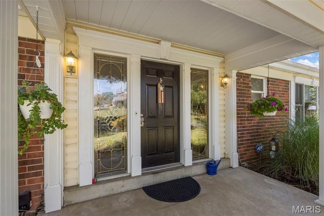 13172 Greenbough Drive, St Louis, MO 63146