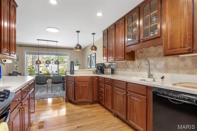 13172 Greenbough Drive, St Louis, MO 63146