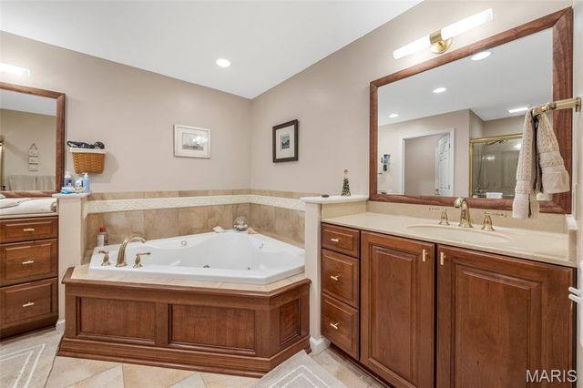 13172 Greenbough Drive, St Louis, MO 63146