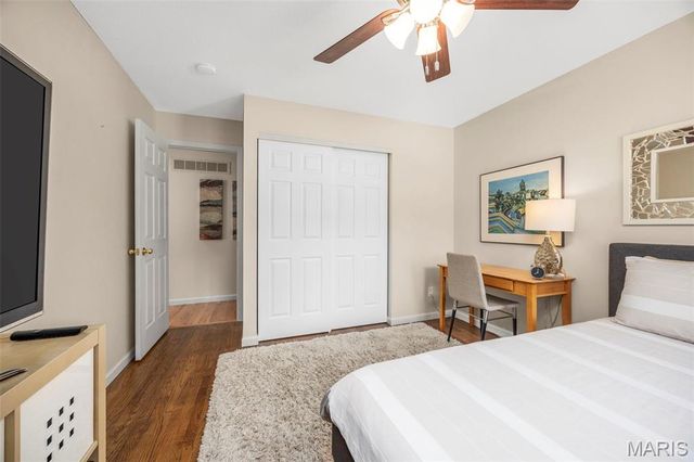 13172 Greenbough Drive, St Louis, MO 63146