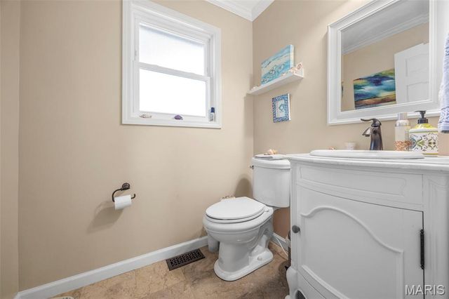 13172 Greenbough Drive, St Louis, MO 63146