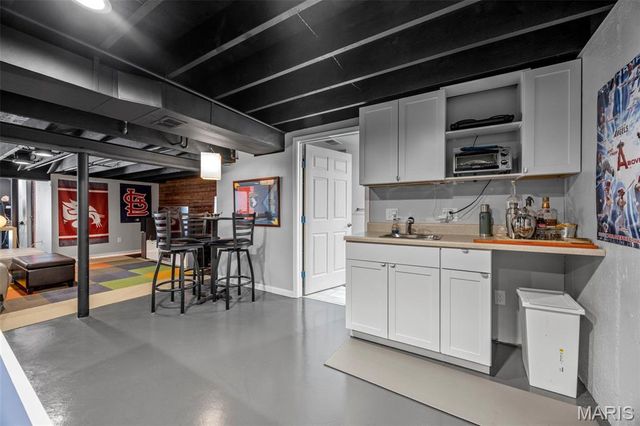 13172 Greenbough Drive, St Louis, MO 63146