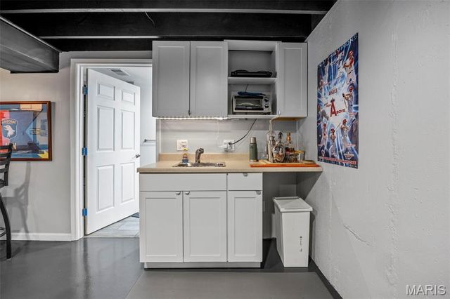 13172 Greenbough Drive, St Louis, MO 63146