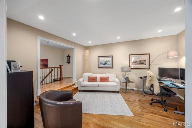 13172 Greenbough Drive, St Louis, MO 63146