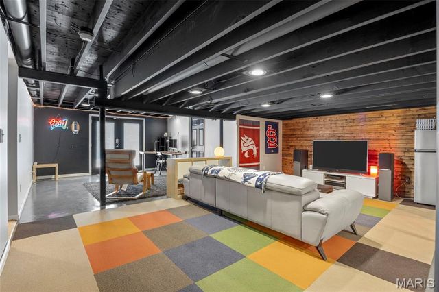 13172 Greenbough Drive, St Louis, MO 63146