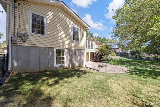 13172 Greenbough Drive, St Louis, MO 63146