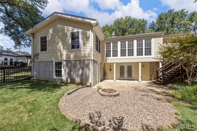 13172 Greenbough Drive, St Louis, MO 63146