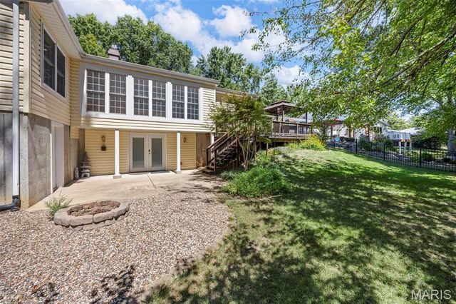 13172 Greenbough Drive, St Louis, MO 63146