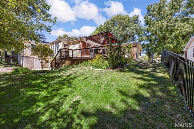 13172 Greenbough Drive, St Louis, MO 63146