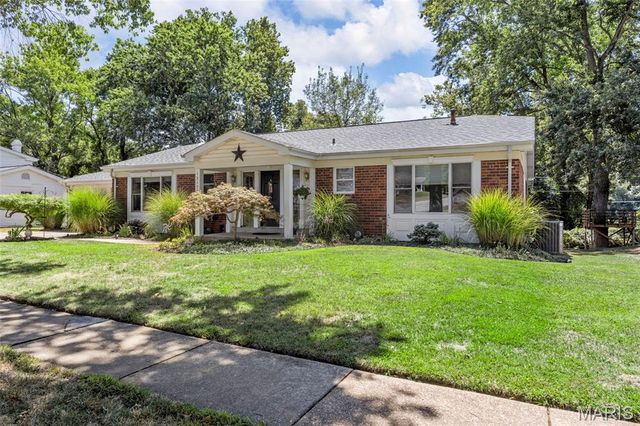 13172 Greenbough Drive, St Louis, MO 63146