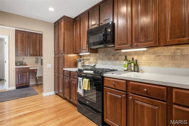 13172 Greenbough Drive, St Louis, MO 63146