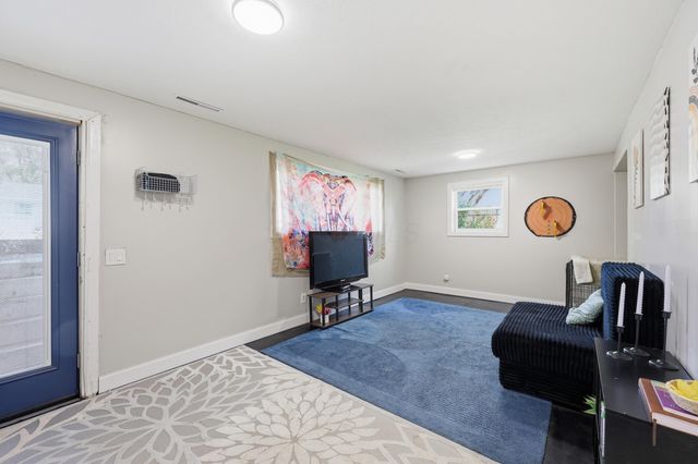 6097 Karl Road, Columbus, OH 43229