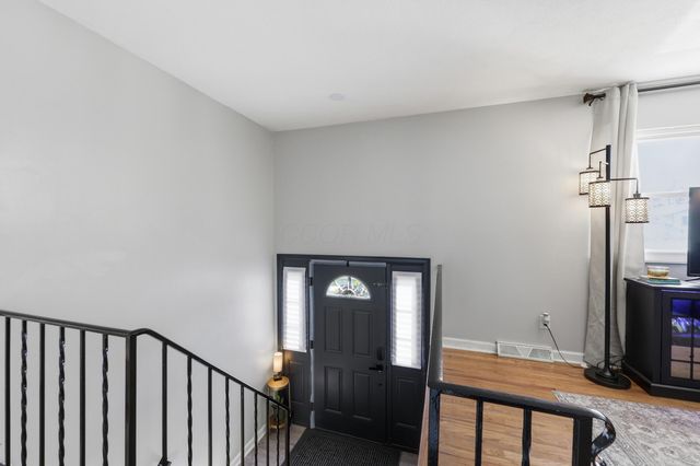 6097 Karl Road, Columbus, OH 43229