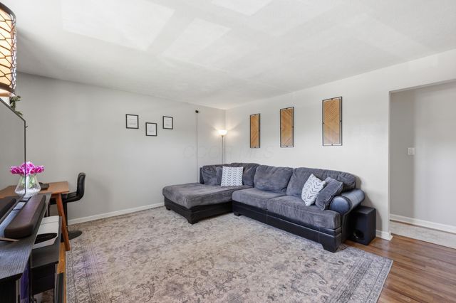 6097 Karl Road, Columbus, OH 43229