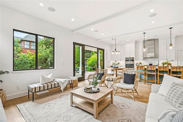 321 9th Avenue, Santa Cruz, CA 95062