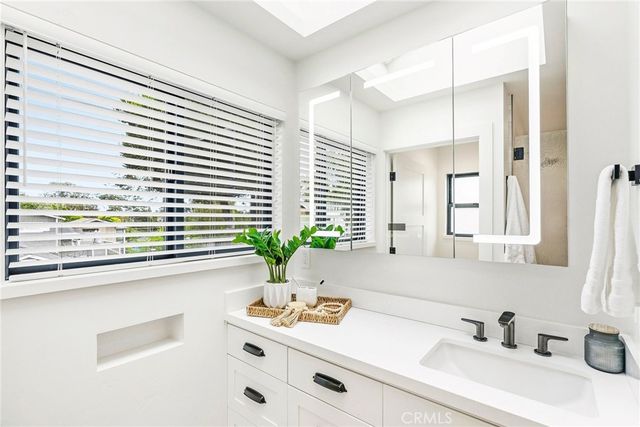 321 9th Avenue, Santa Cruz, CA 95062