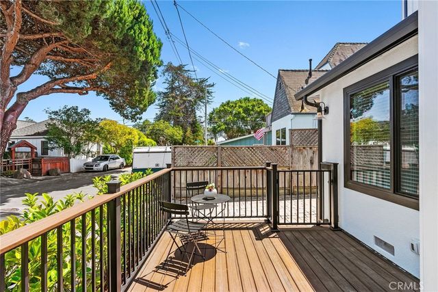 321 9th Avenue, Santa Cruz, CA 95062