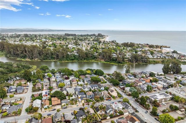 321 9th Avenue, Santa Cruz, CA 95062