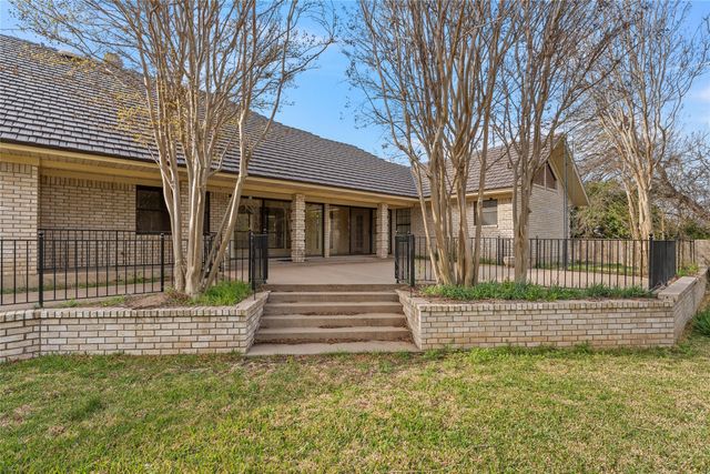 2510 OAK RIDGE, Clifton, TX 76634