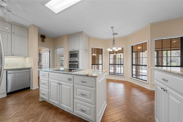 2510 OAK RIDGE, Clifton, TX 76634