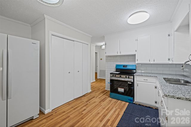 219 Belton Avenue, Mount Holly, NC 28120