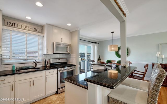 71 Ronald Avenue S, Bayville, NJ 08721