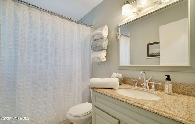 71 Ronald Avenue S, Bayville, NJ 08721