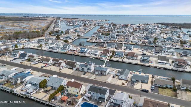 71 Ronald Avenue S, Bayville, NJ 08721